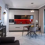 New & Luxury 5* With Breathtaking View- Kiki Lu Apartment