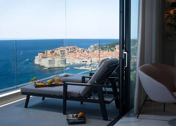 New & Luxury 5* With Breathtaking View- Kiki Lu Apartment